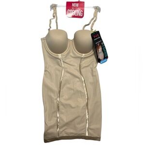 Maidenform Women’s Convertible Slip Shapewear Built In Bra Anti-Static 36B NEW